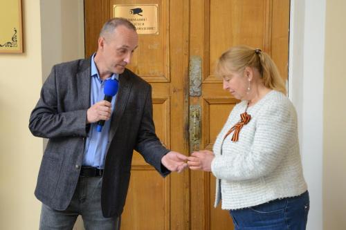 Возложение цветов на факультете журналистики МГУ