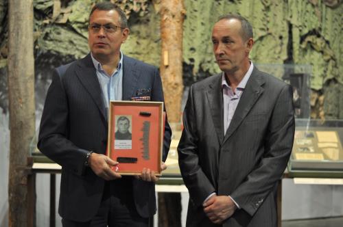 Передача документов родственнику ополченца